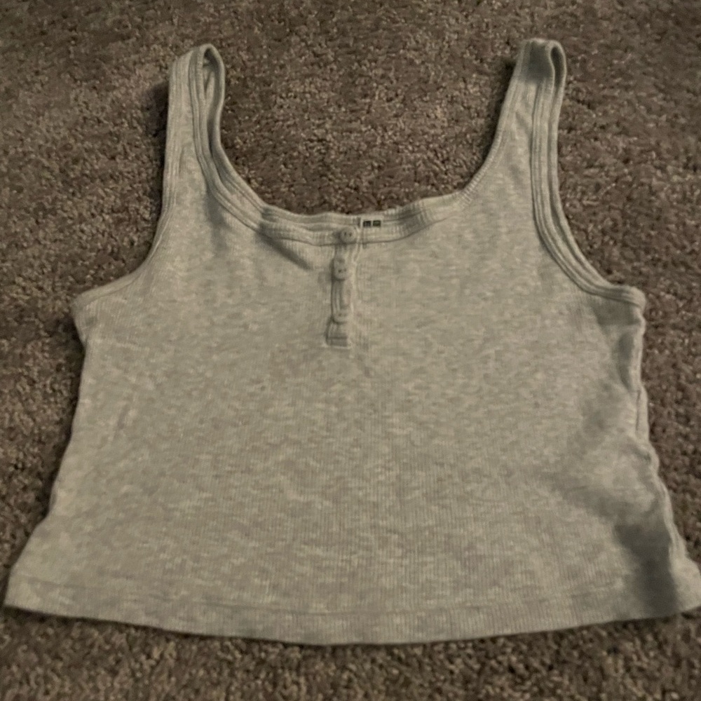 Uniqlo grey crop tank top